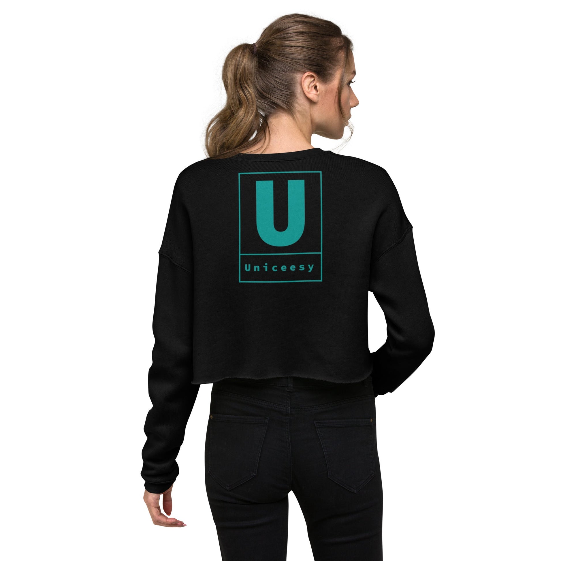 Crop Sweatshirt – Soft, Stylish & Perfect for Layered Looks